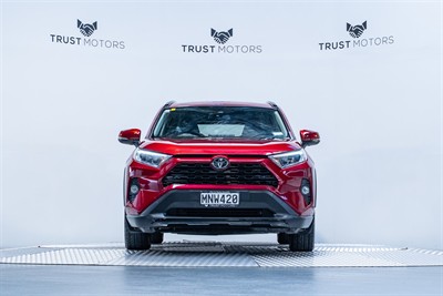 2019 Toyota Rav4 - Thumbnail