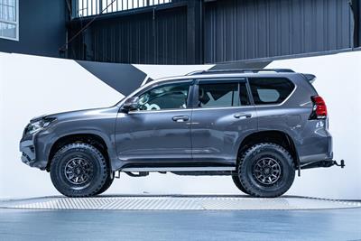 2018 Toyota Landcruiser Prado - Thumbnail