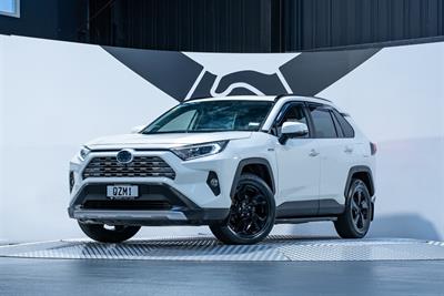 2020 Toyota Rav4 - Thumbnail