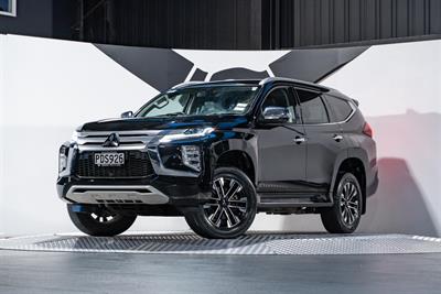 2022 Mitsubishi Pajero Sport - Thumbnail