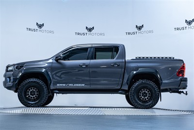 2022 Toyota Hilux - Thumbnail