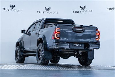 2022 Toyota Hilux - Thumbnail