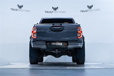 2022 Toyota Hilux - Thumbnail