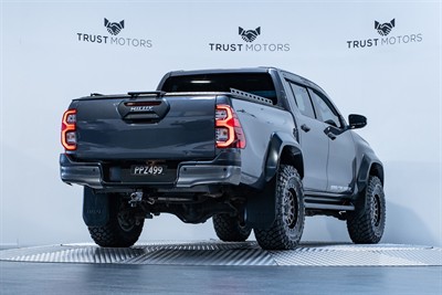 2022 Toyota Hilux - Thumbnail