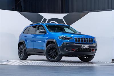 2018 Jeep Cherokee - Thumbnail