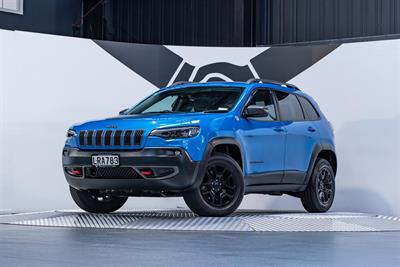 2018 Jeep Cherokee - Thumbnail