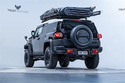 2011 Toyota FJ Cruiser - Thumbnail