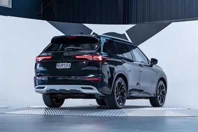 2021 Mitsubishi Outlander - Thumbnail