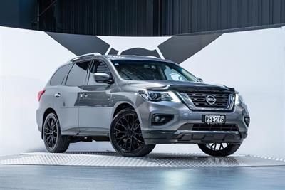 2017 Nissan Pathfinder - Thumbnail