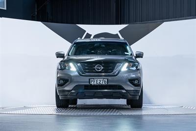 2017 Nissan Pathfinder - Thumbnail