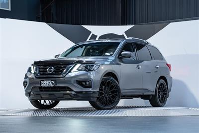 2017 Nissan Pathfinder - Thumbnail