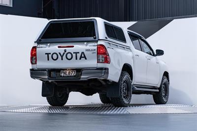 2022 Toyota Hilux - Thumbnail