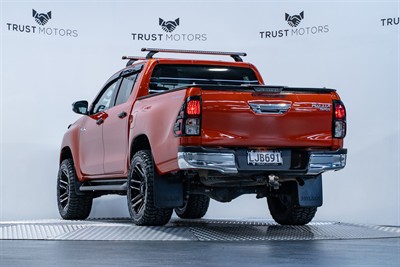 2018 Toyota Hilux - Thumbnail