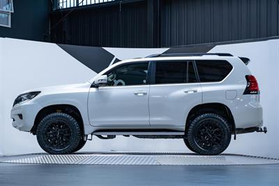 2018 Toyota Landcruiser Prado - Thumbnail