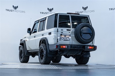 2024 Toyota Landcruiser - Thumbnail