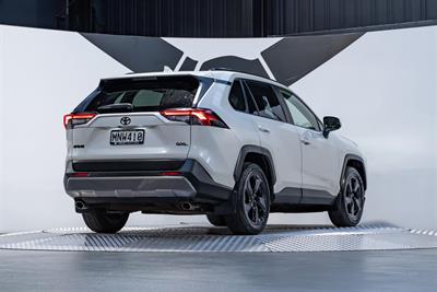 2019 Toyota Rav4 - Thumbnail