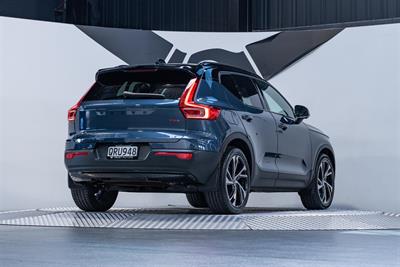 2022 Volvo Xc40 - Thumbnail