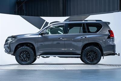 2019 Toyota Landcruiser Prado - Thumbnail