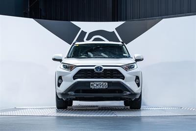 2019 Toyota Rav4 - Thumbnail