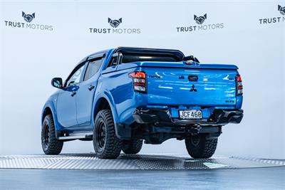 2015 Mitsubishi Triton - Thumbnail