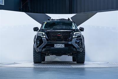 2021 Nissan Navara - Thumbnail