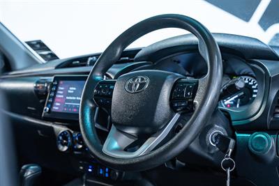 2021 Toyota Hilux - Thumbnail