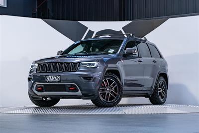 2017 Jeep Grand Cherokee - Thumbnail