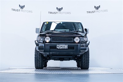 2012 Toyota FJ Cruiser - Thumbnail