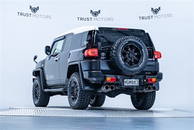 2012 Toyota FJ Cruiser - Thumbnail