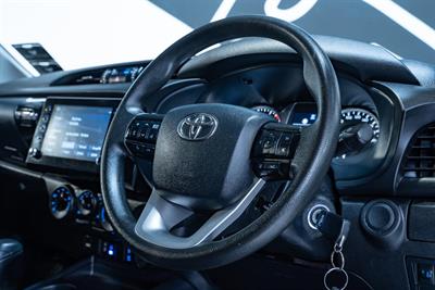 2023 Toyota Hilux - Thumbnail