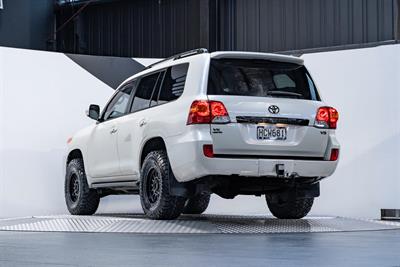 2013 Toyota Landcruiser - Thumbnail