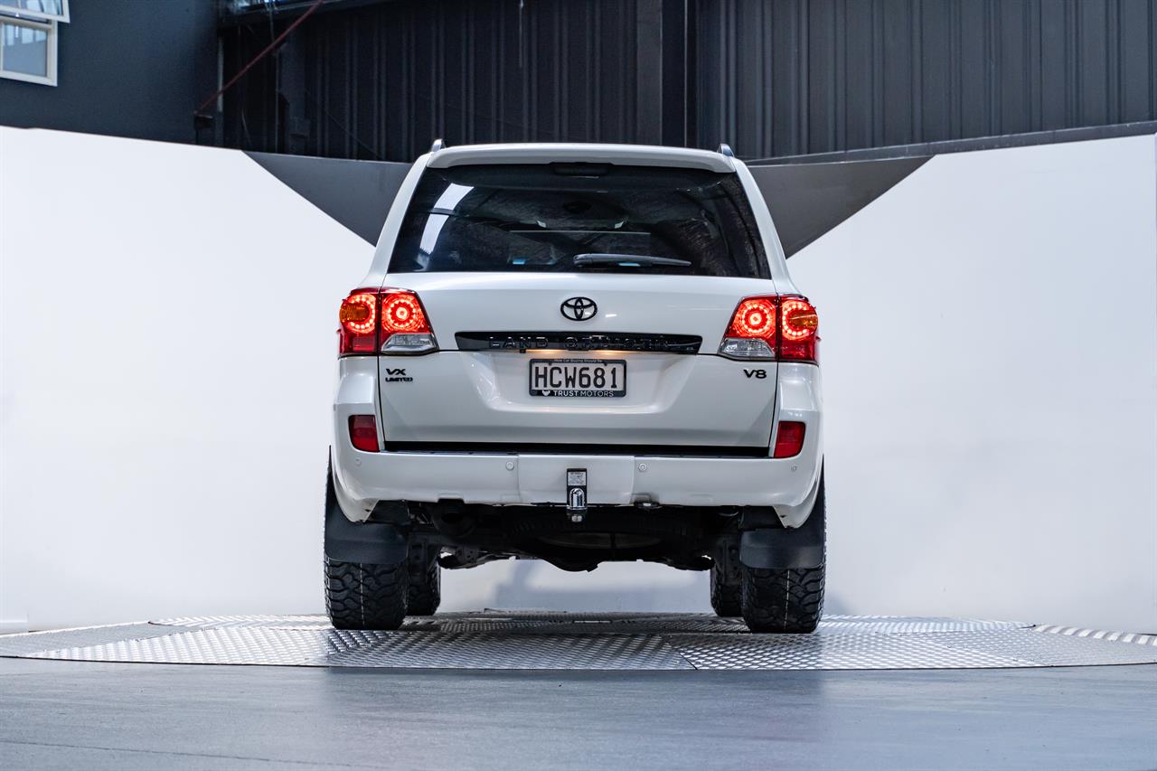 2013 Toyota Landcruiser