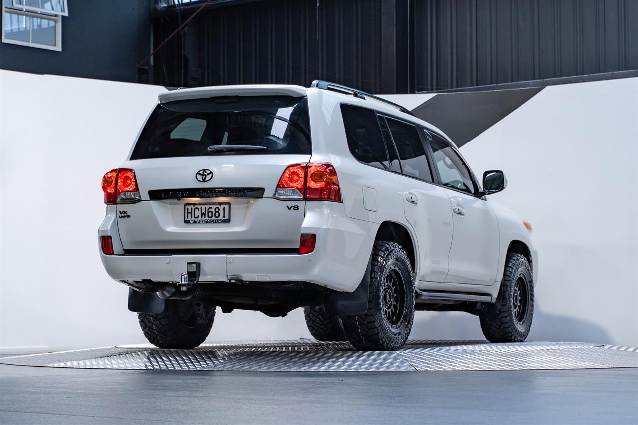 2013 Toyota Landcruiser