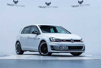 2014 Volkswagen Golf - Thumbnail