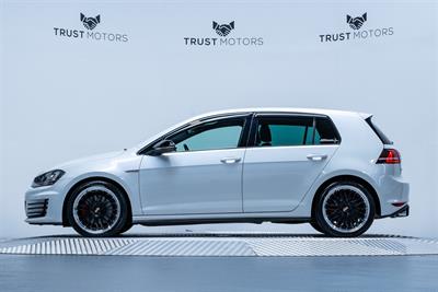 2014 Volkswagen Golf - Thumbnail