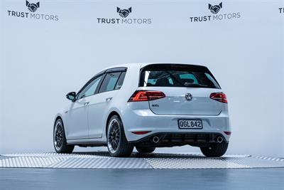 2014 Volkswagen Golf - Thumbnail