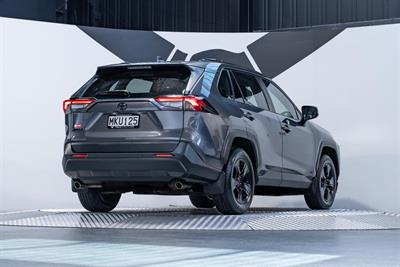 2019 Toyota Rav4 - Thumbnail