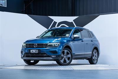 2018 Volkswagen Tiguan - Thumbnail