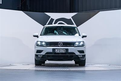 2018 Volkswagen Tiguan - Thumbnail