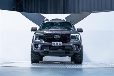 2023 Ford Everest - Thumbnail