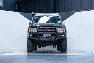 2021 Toyota Landcruiser - Thumbnail