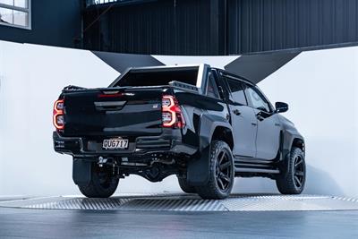 2023 Toyota Hilux - Thumbnail